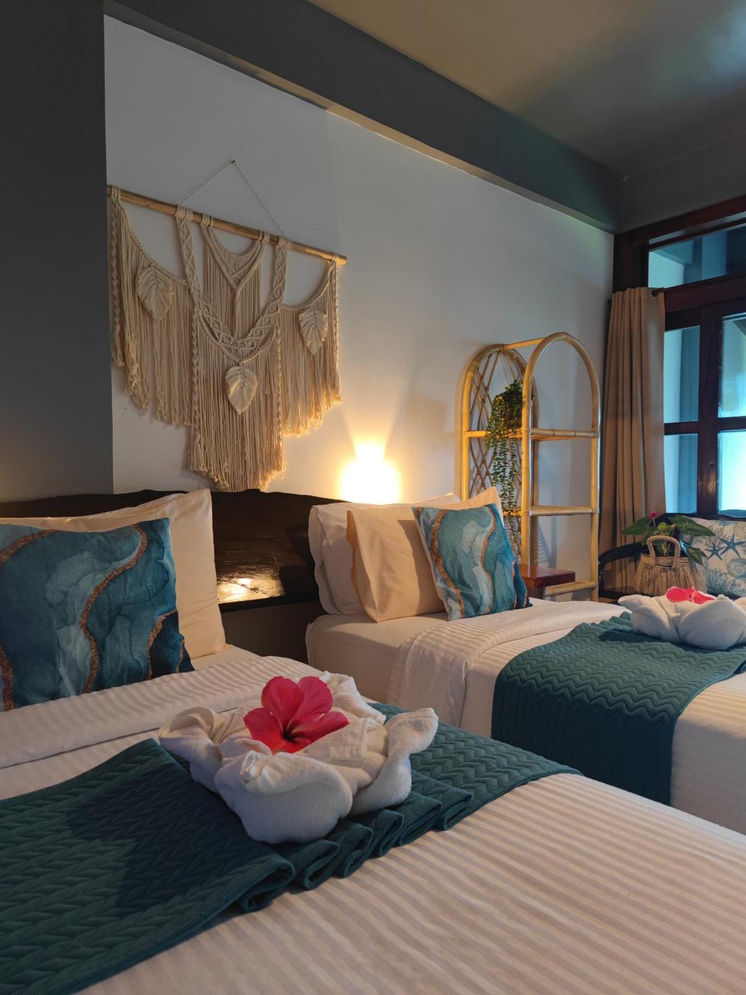 Daluyong Beach Resort General Luna  Eksteriør bilde